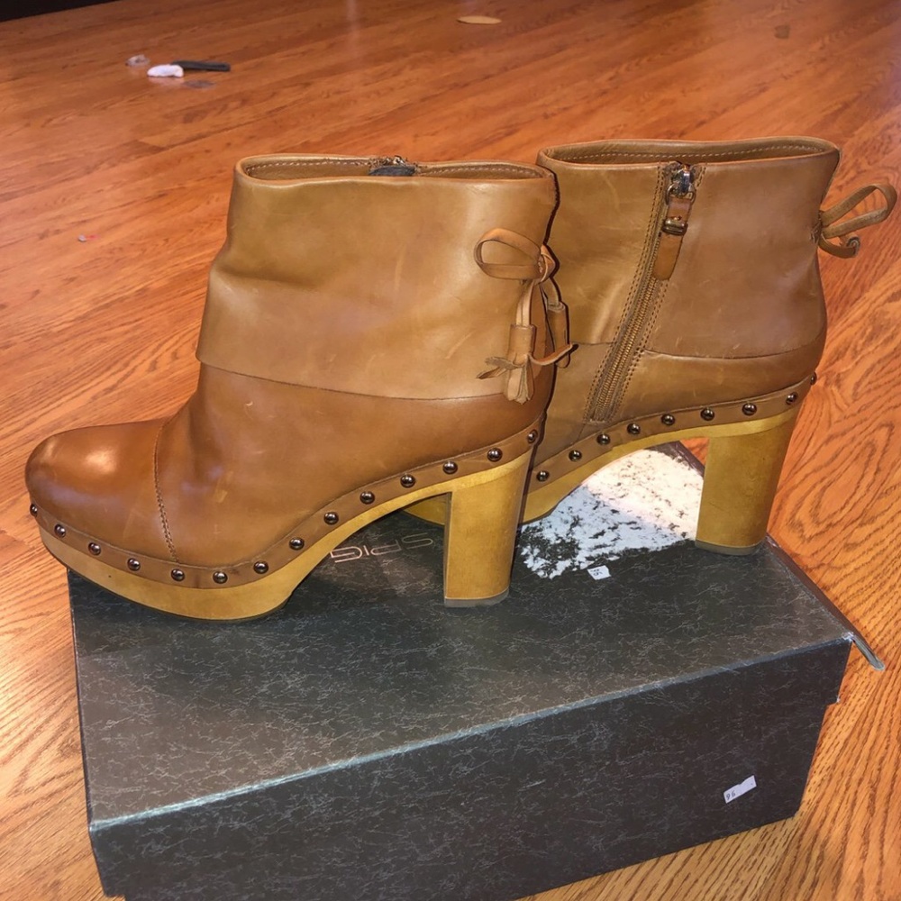 Via spiga leather booties